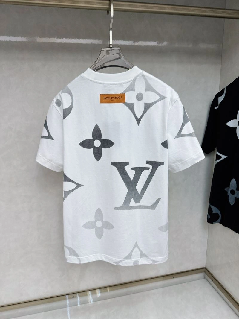 Louis Vuitton T-Shirts Lightweight 133414