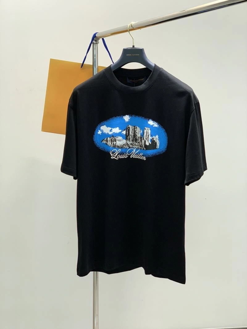 Sporty Louis Vuitton T-Shirts 133395