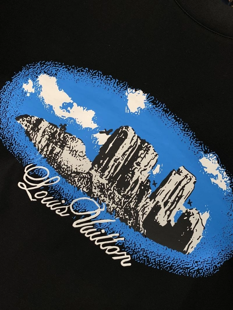 Sporty Louis Vuitton T-Shirts 133395