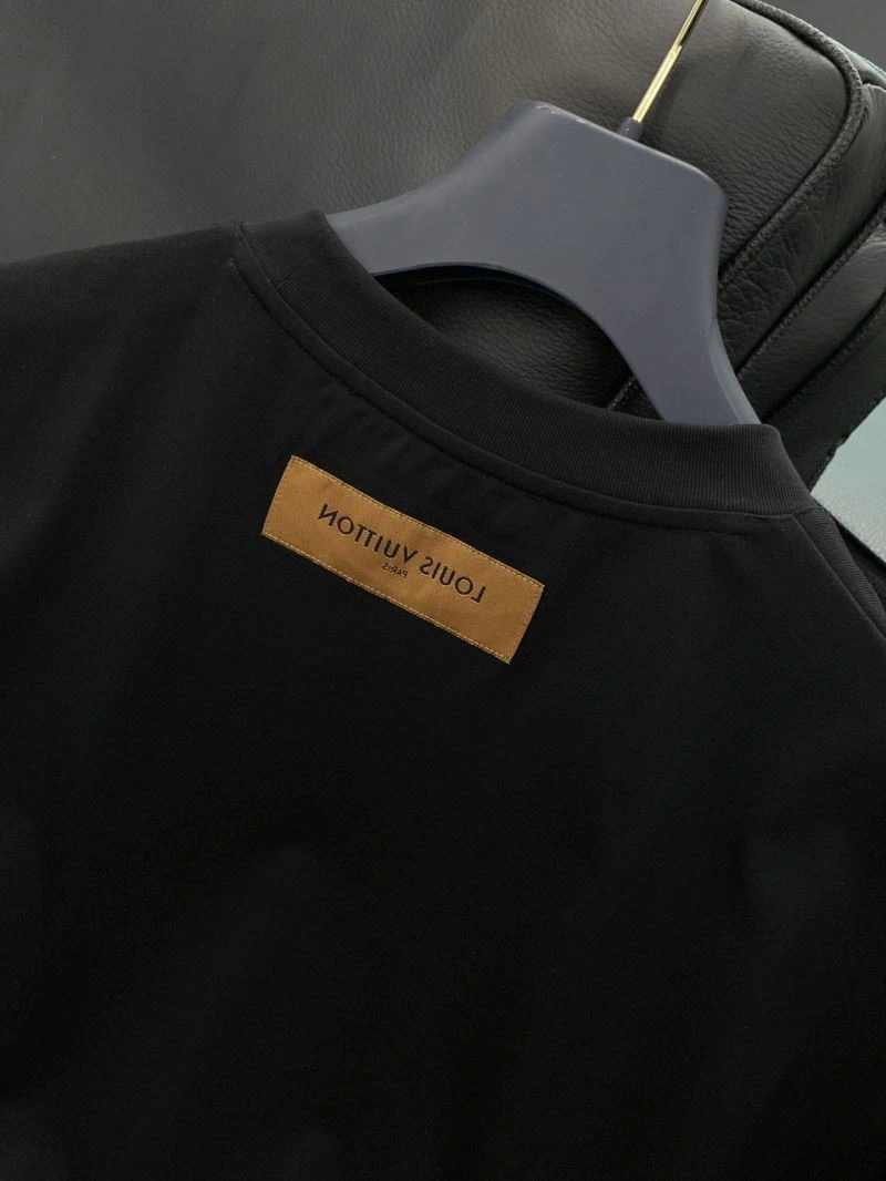 Sporty Louis Vuitton T-Shirts 133395