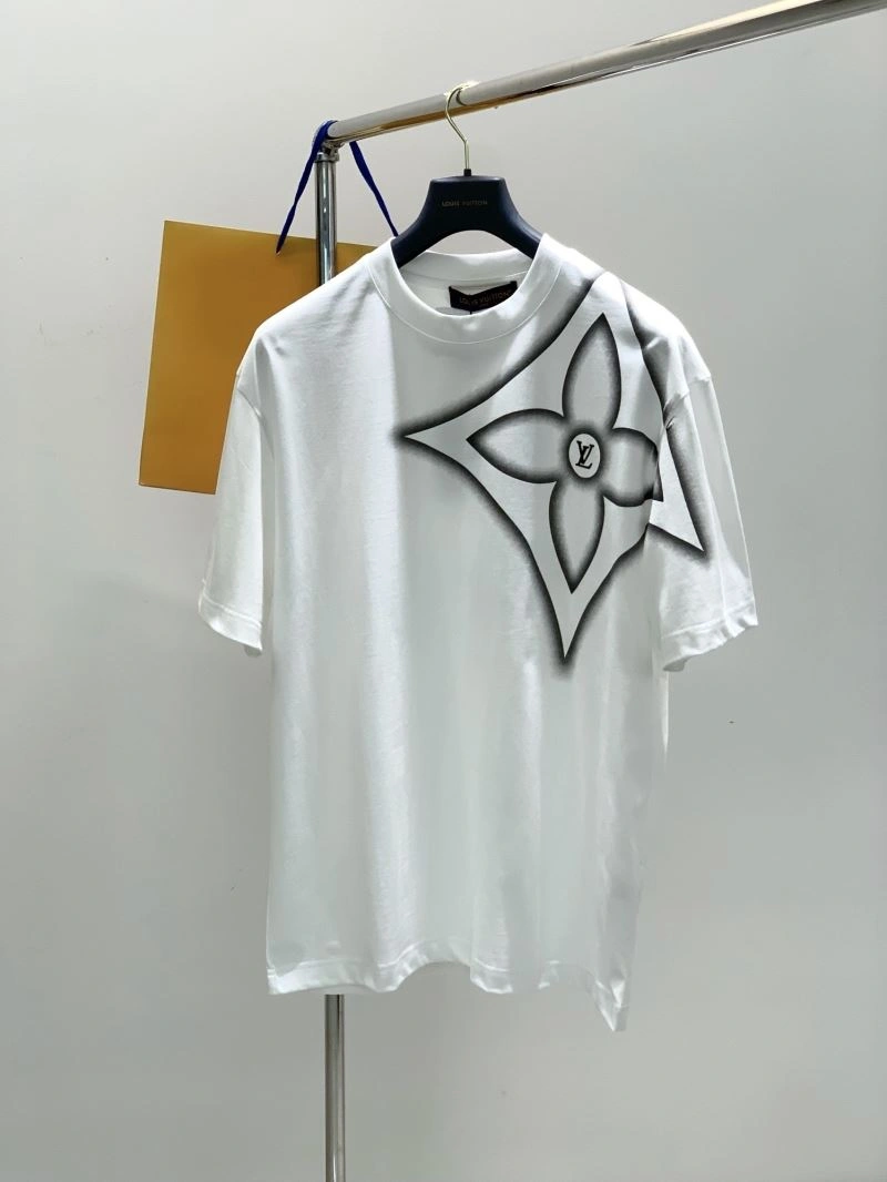Louis Vuitton T-Shirts WrinkleFree 133418