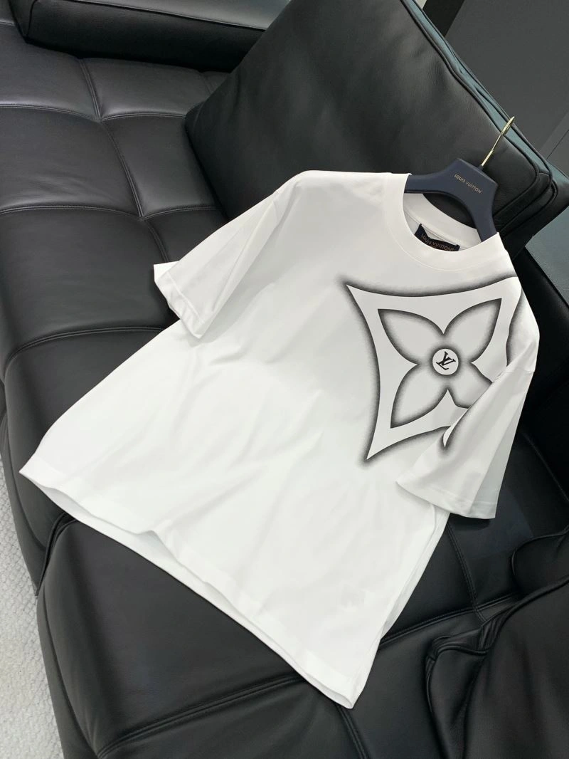 Louis Vuitton T-Shirts WrinkleFree 133418