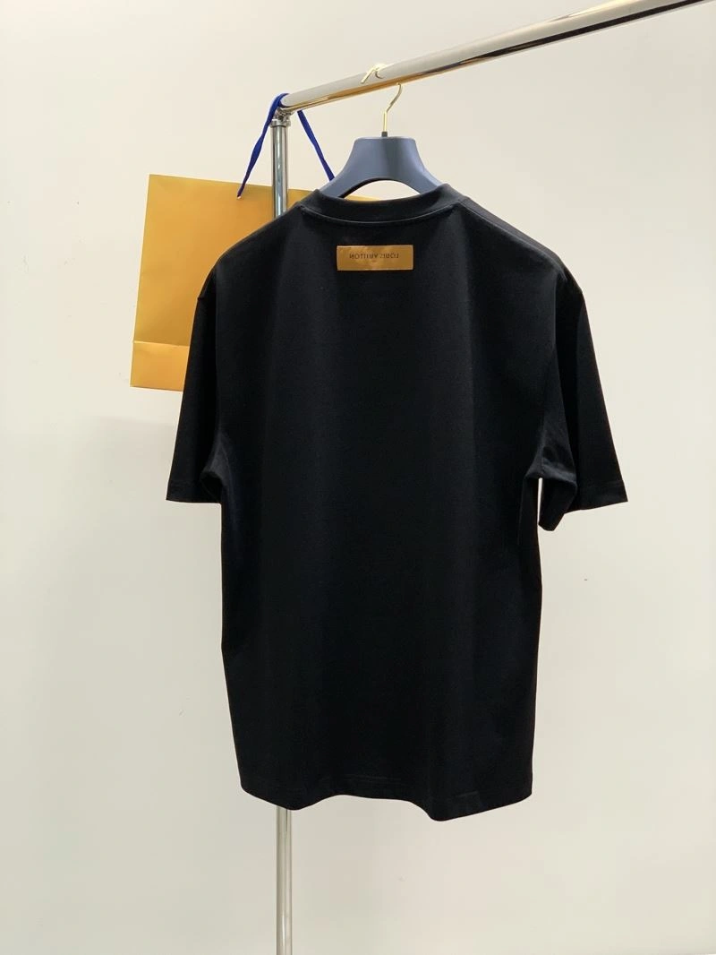 Louis Vuitton T-Shirts Refined 133405