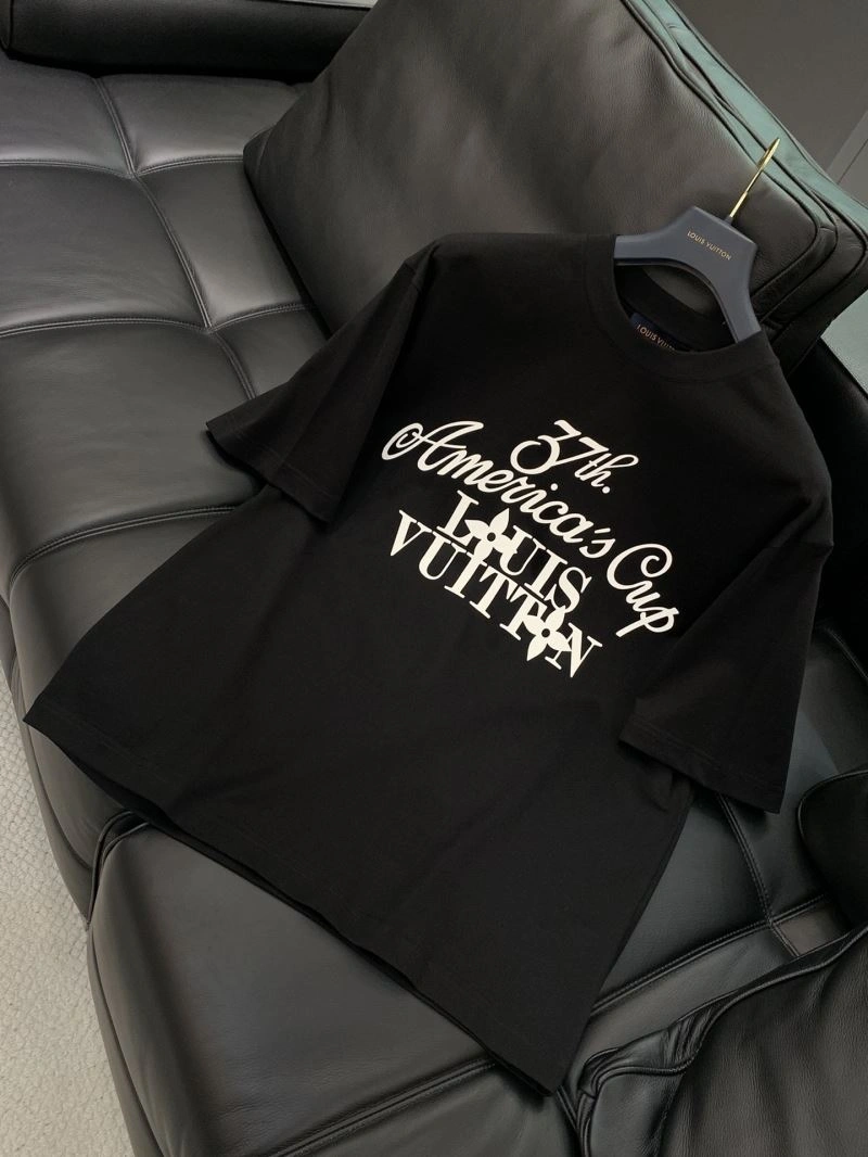 Louis Vuitton T-Shirts Refined 133405