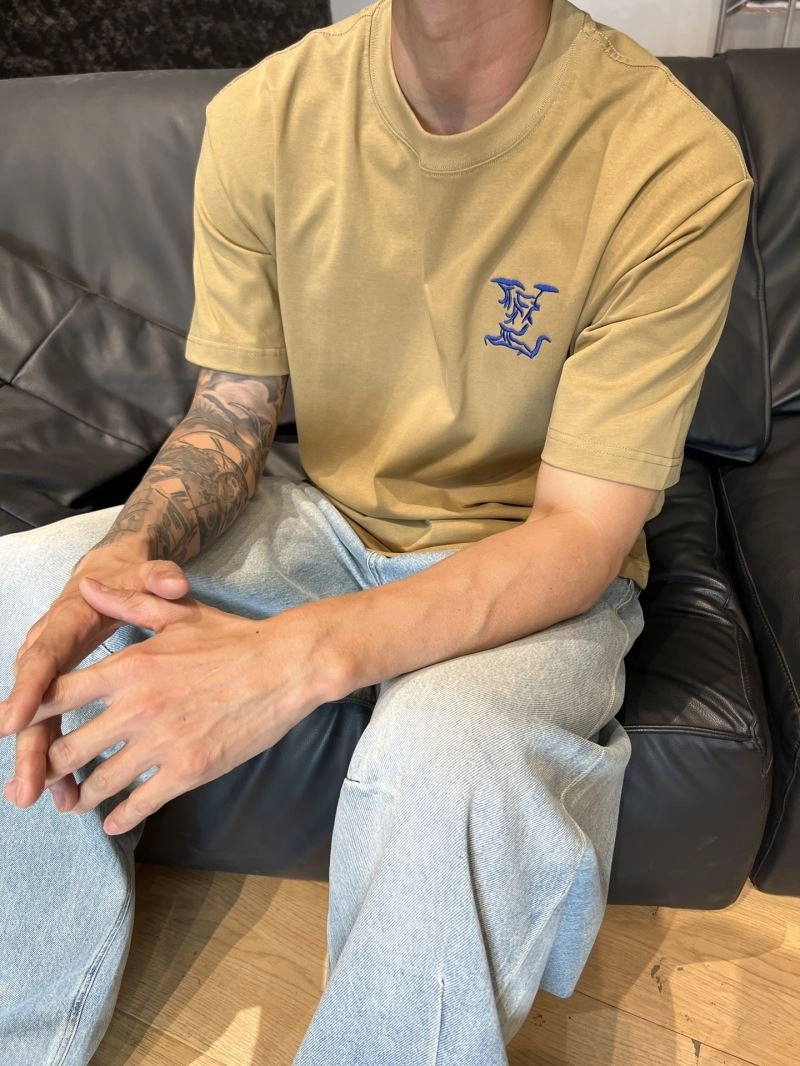 Louis Vuitton T-Shirts Resilient 133393