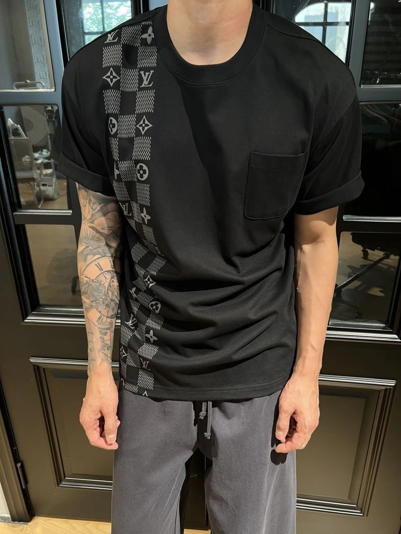 Resilient Louis Vuitton T-Shirts 133390