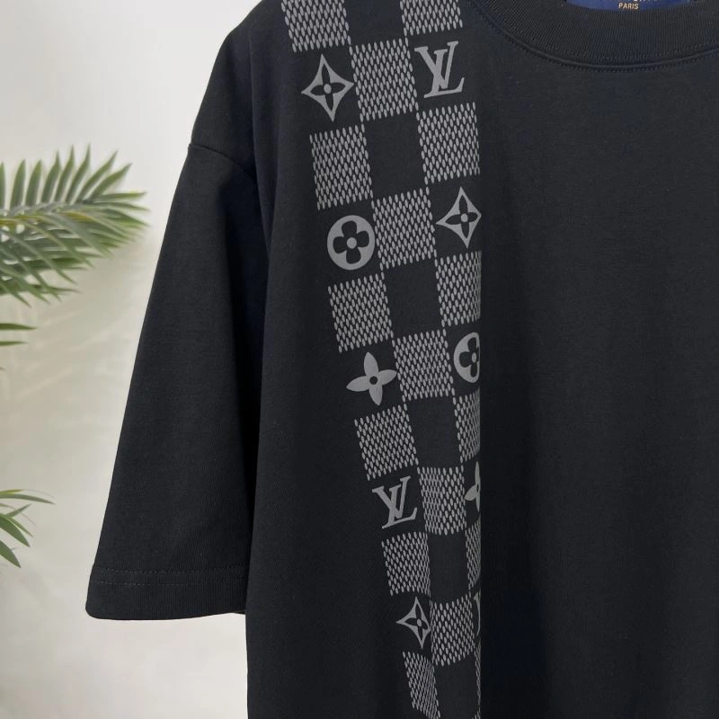 Resilient Louis Vuitton T-Shirts 133390