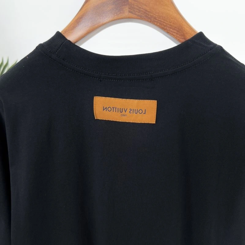 Resilient Louis Vuitton T-Shirts 133390