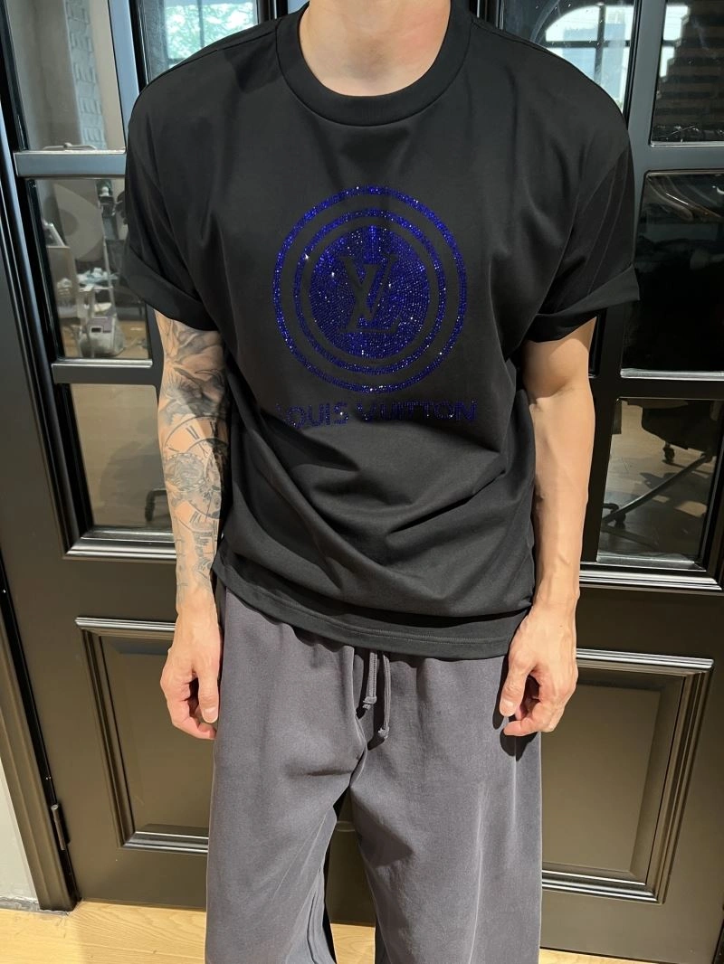 Louis Vuitton T-Shirts Snug 133387