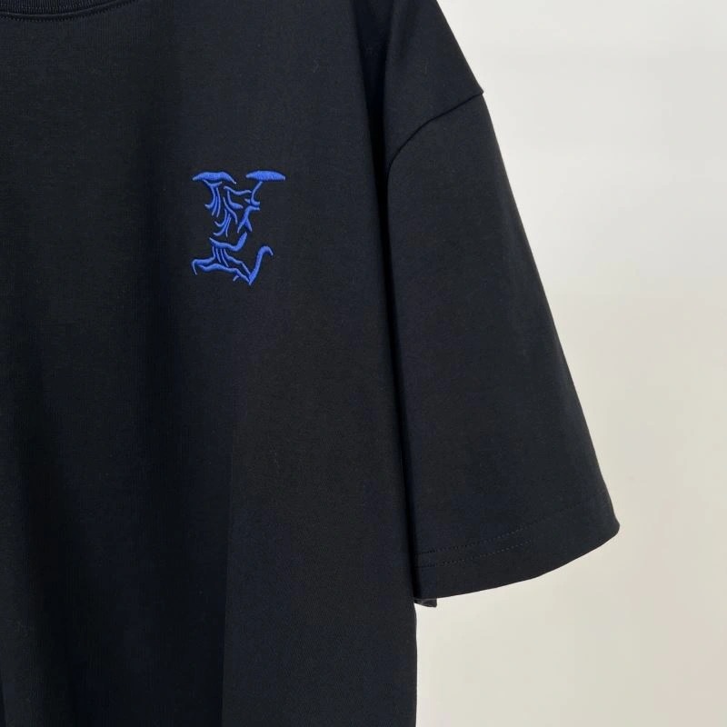 Louis Vuitton T-Shirts Lightweight 133385