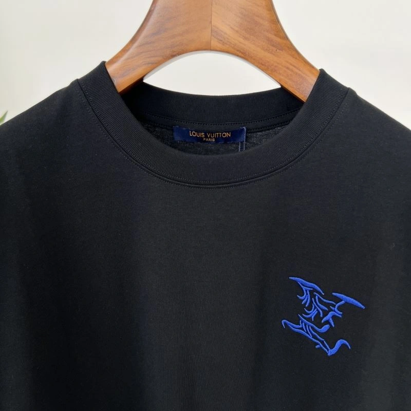 Louis Vuitton T-Shirts Lightweight 133385
