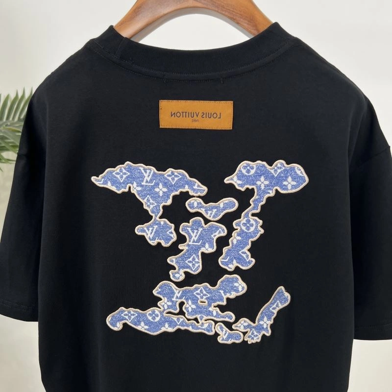 Louis Vuitton T-Shirts Lightweight 133385