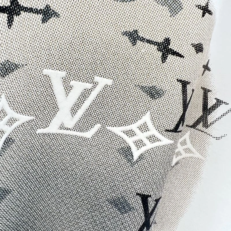 Louis Vuitton T-Shirts Soft 133361