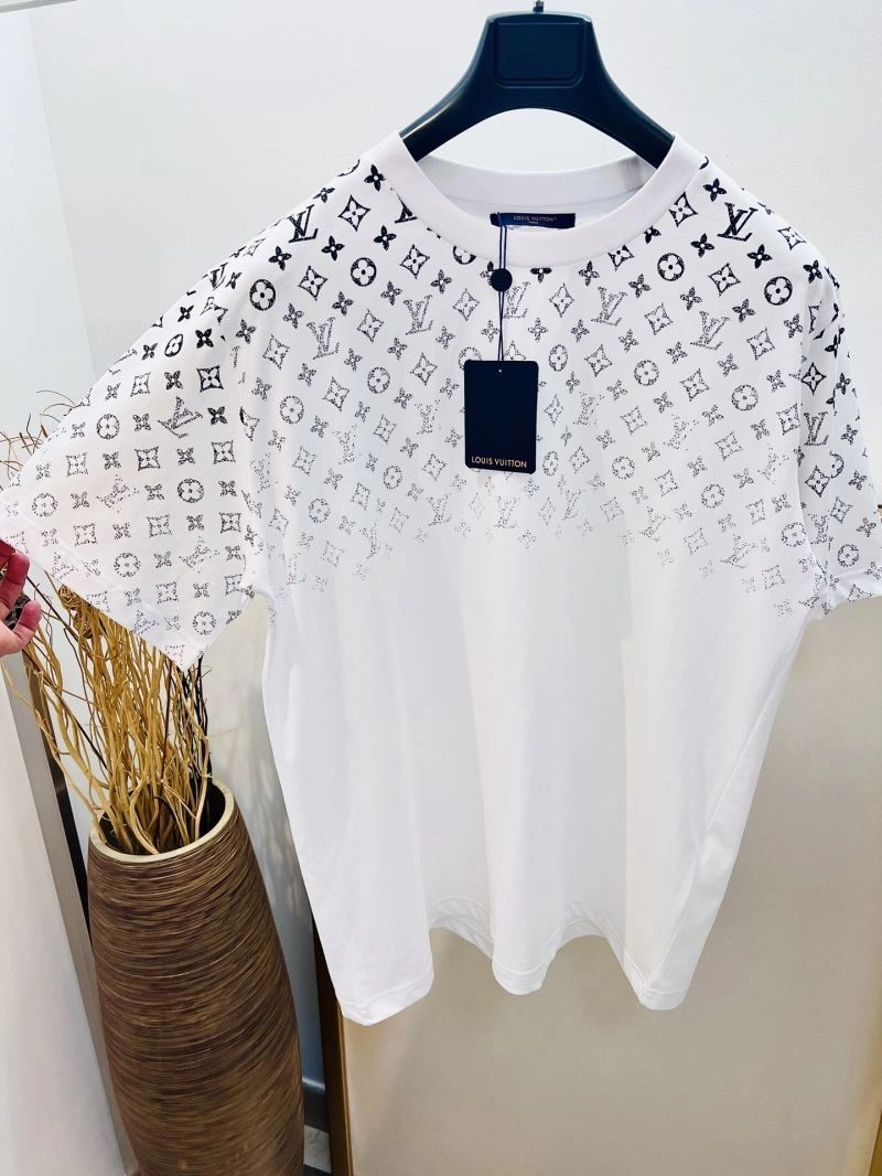 Louis Vuitton T-Shirts Minimalist 133366
