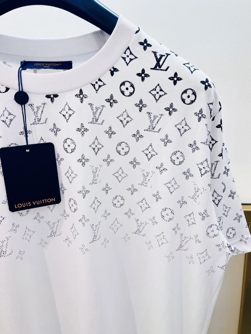 Louis Vuitton T-Shirts Minimalist 133366