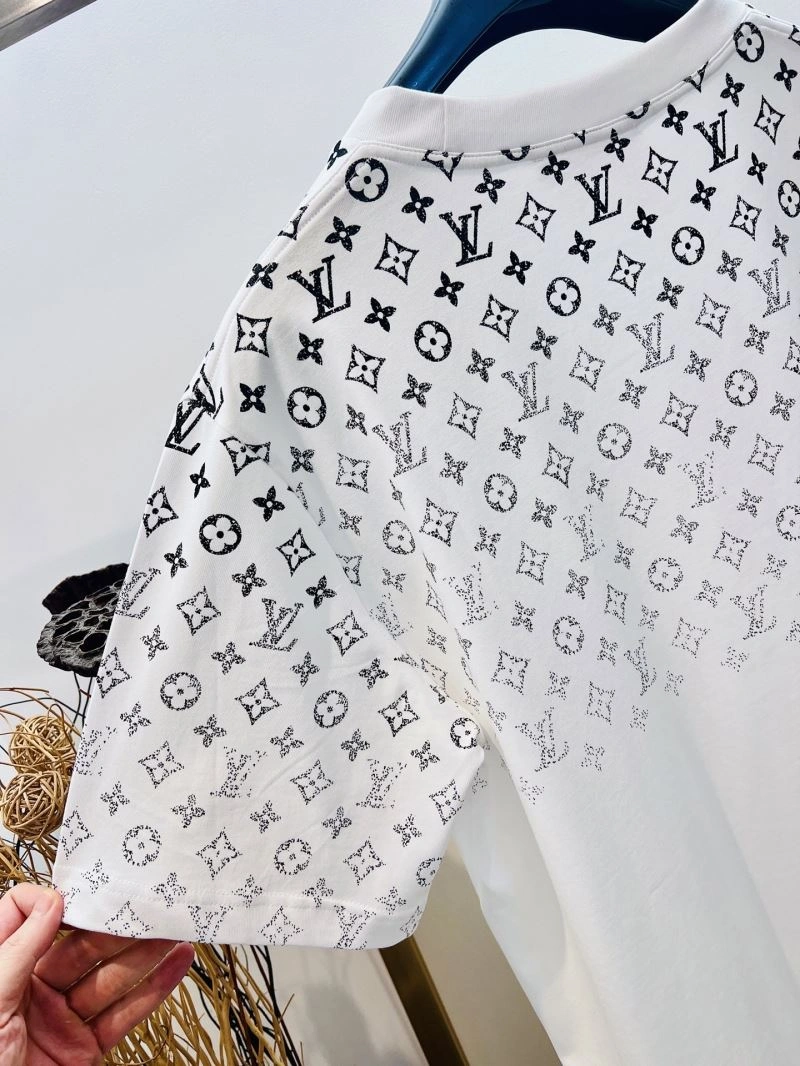 Louis Vuitton T-Shirts Minimalist 133366