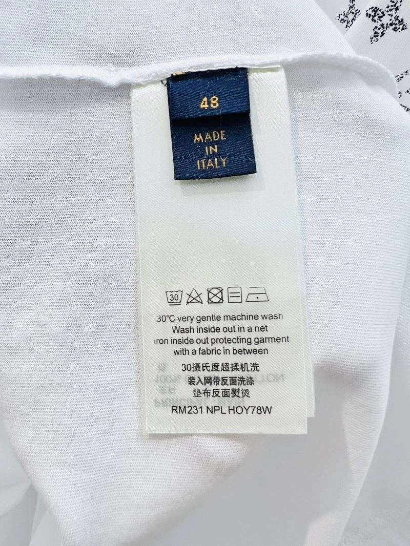 Louis Vuitton T-Shirts Minimalist 133366