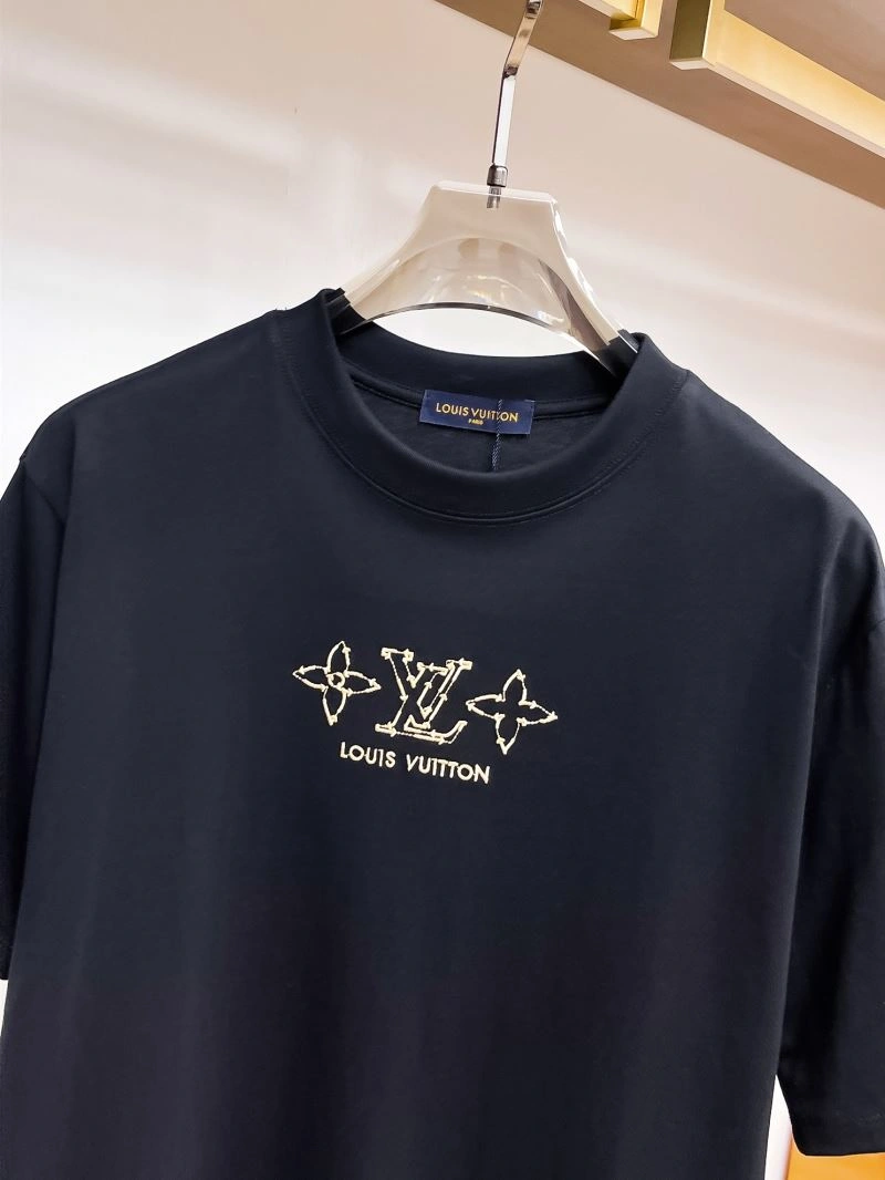 Flexible Louis Vuitton T-Shirts 133370