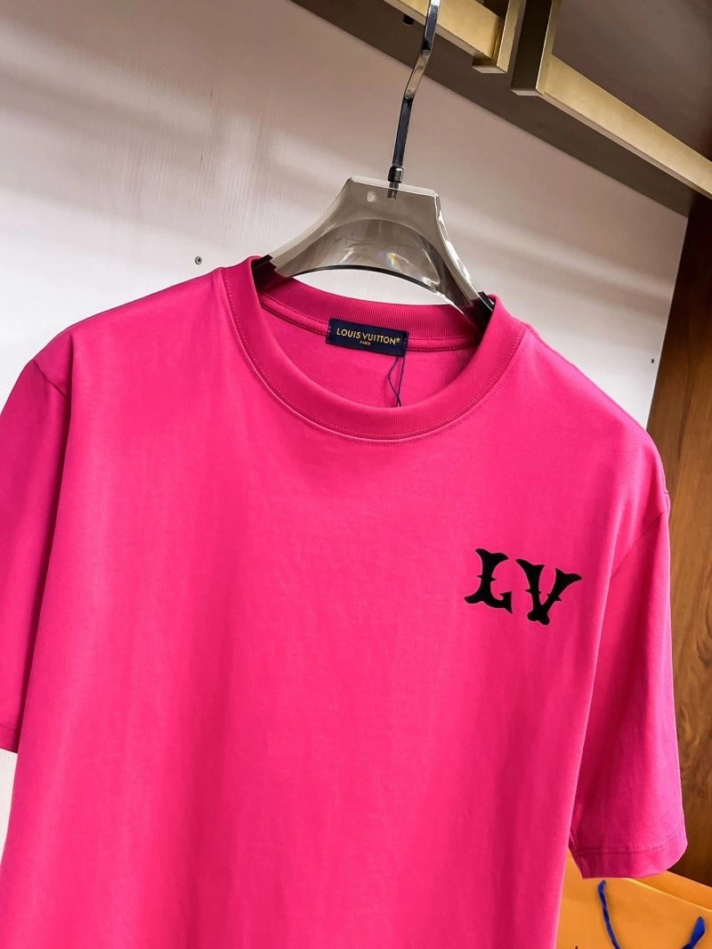 Louis Vuitton T-Shirts UrbanChic 133364