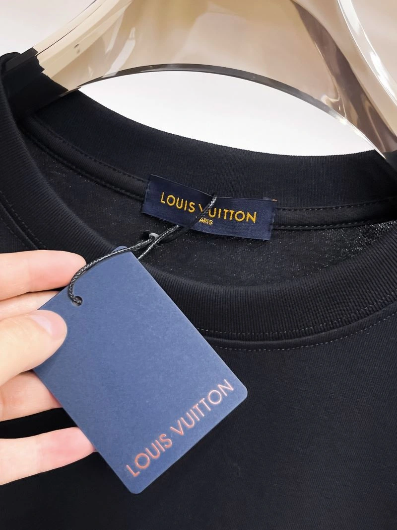 Louis Vuitton T-Shirts WrinkleFree 133373