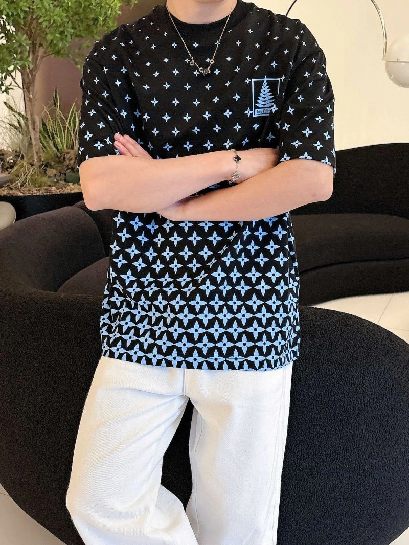 Louis Vuitton T-Shirts Neat 133379