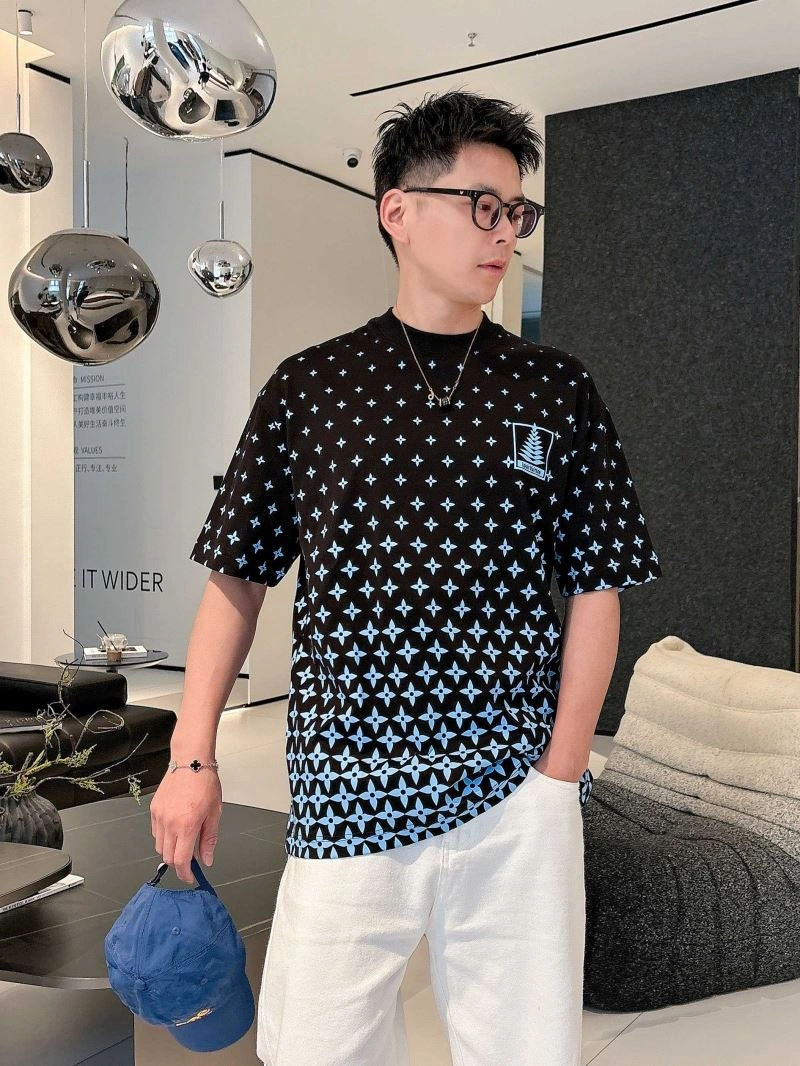 Louis Vuitton T-Shirts Neat 133379