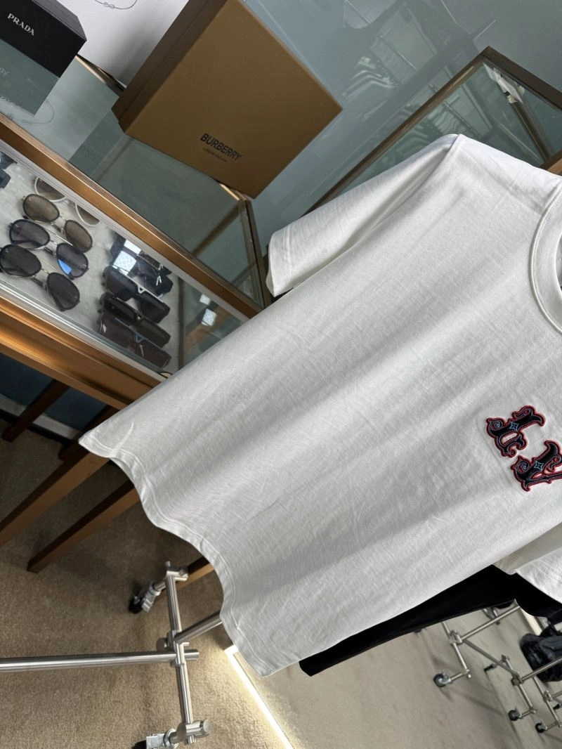 Lightweight Louis Vuitton T-Shirts 133348