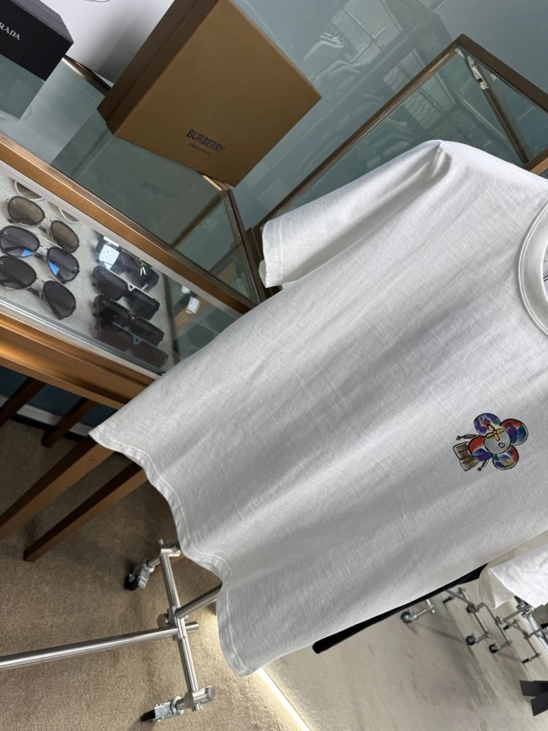 Louis Vuitton T-Shirts Breathable 133350