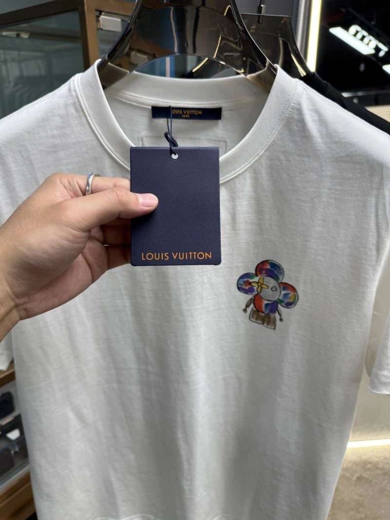 Louis Vuitton T-Shirts Breathable 133350