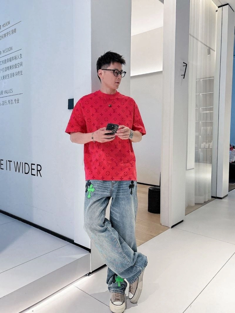 Versatile Louis Vuitton T-Shirts 133340