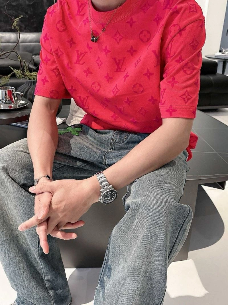 Versatile Louis Vuitton T-Shirts 133340