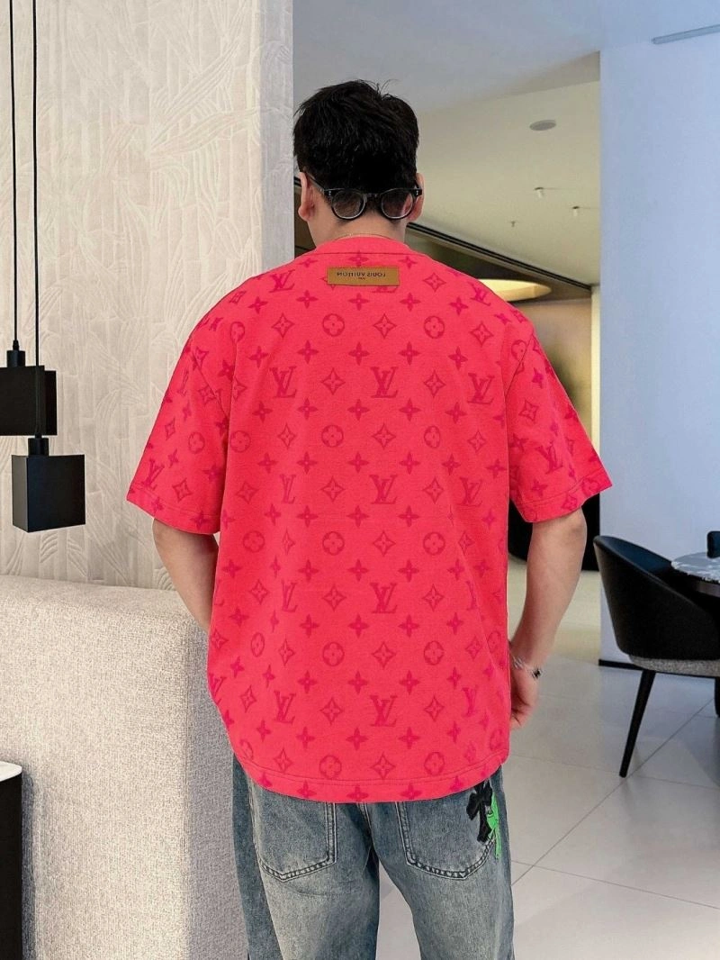 Versatile Louis Vuitton T-Shirts 133340