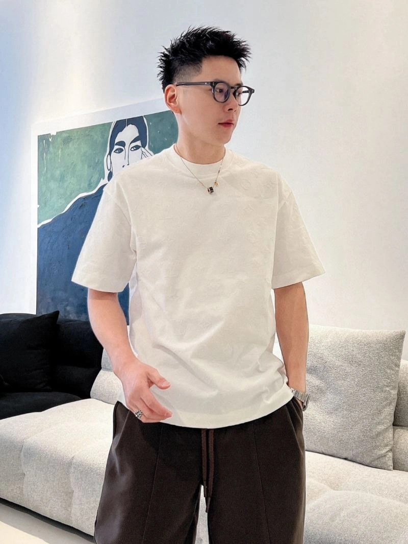 Stylish Louis Vuitton T-Shirts 133318
