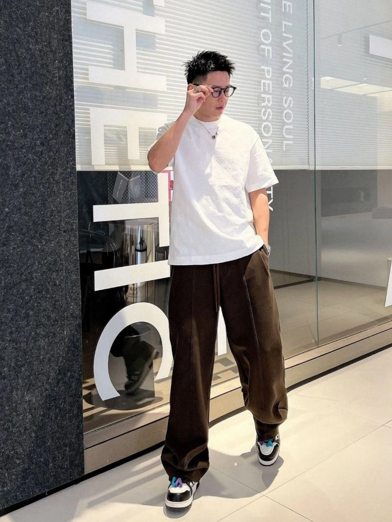 Stylish Louis Vuitton T-Shirts 133318
