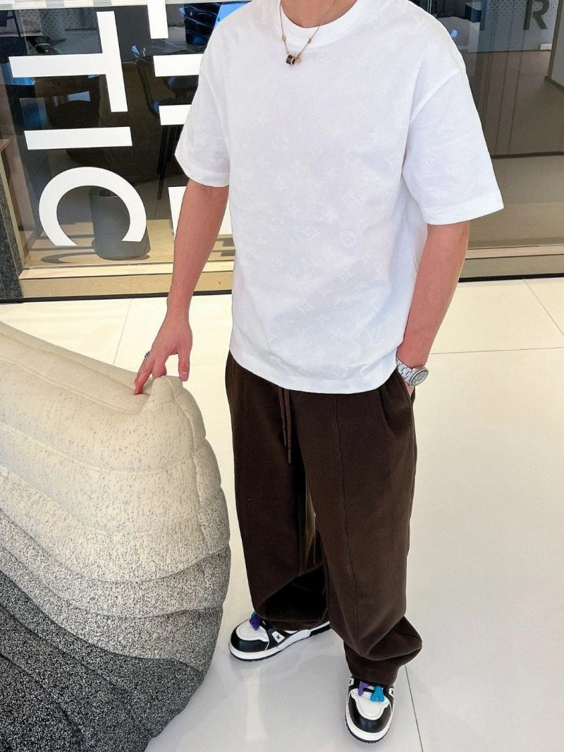 Stylish Louis Vuitton T-Shirts 133318