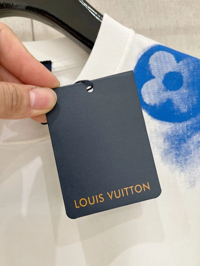 SmartChoice Louis Vuitton T-Shirts 133327