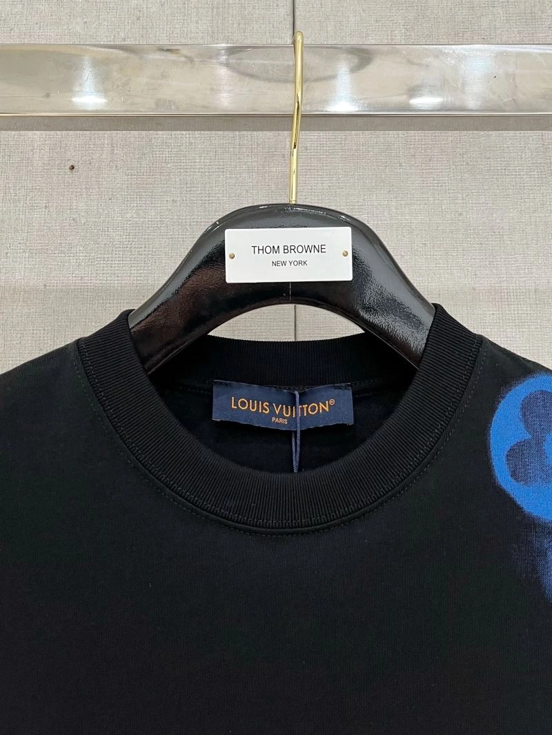 Flexible Louis Vuitton T-Shirts 133336