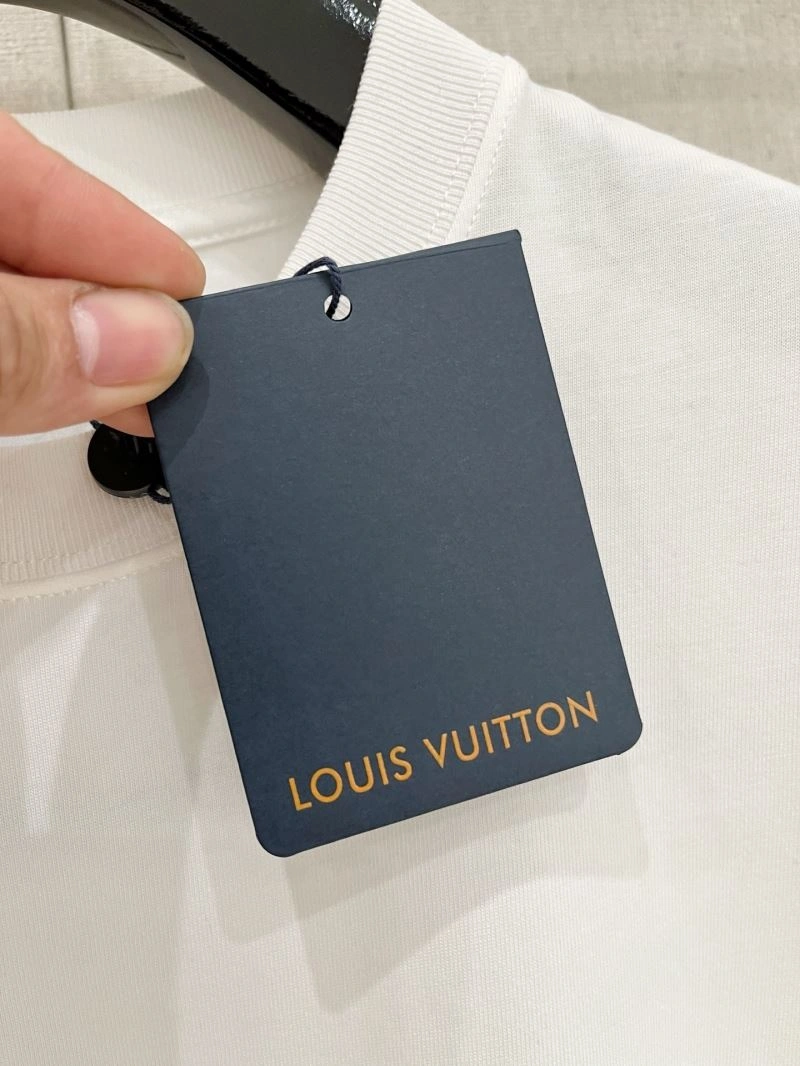 WellDesigned Louis Vuitton T-Shirts 133324