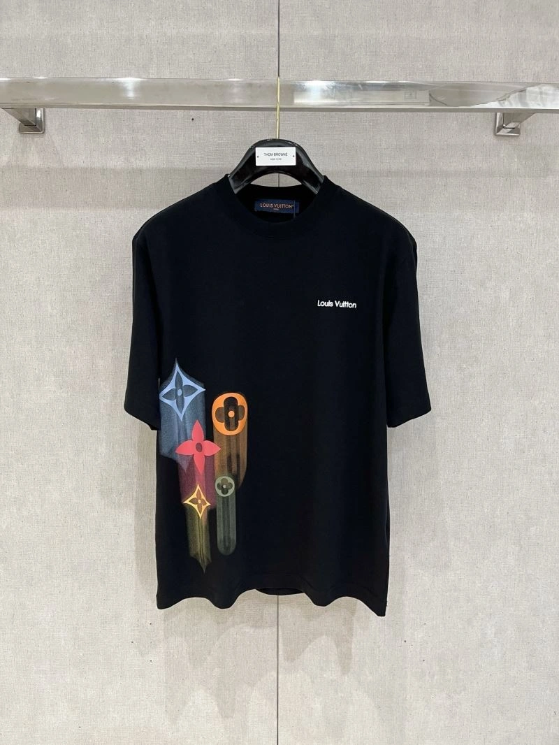 Bold Louis Vuitton T-Shirts 133319