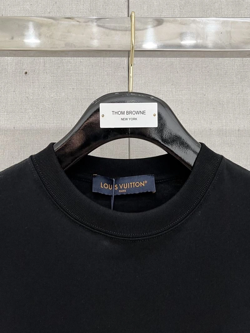 Bold Louis Vuitton T-Shirts 133319