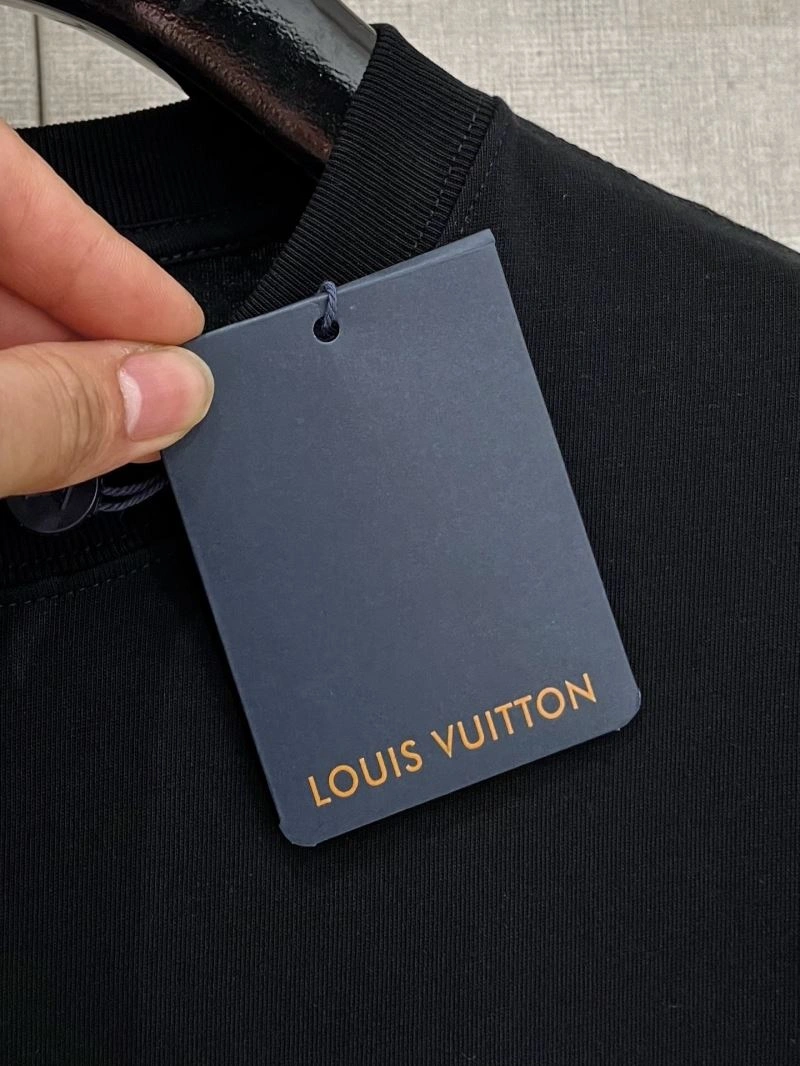 Bold Louis Vuitton T-Shirts 133319