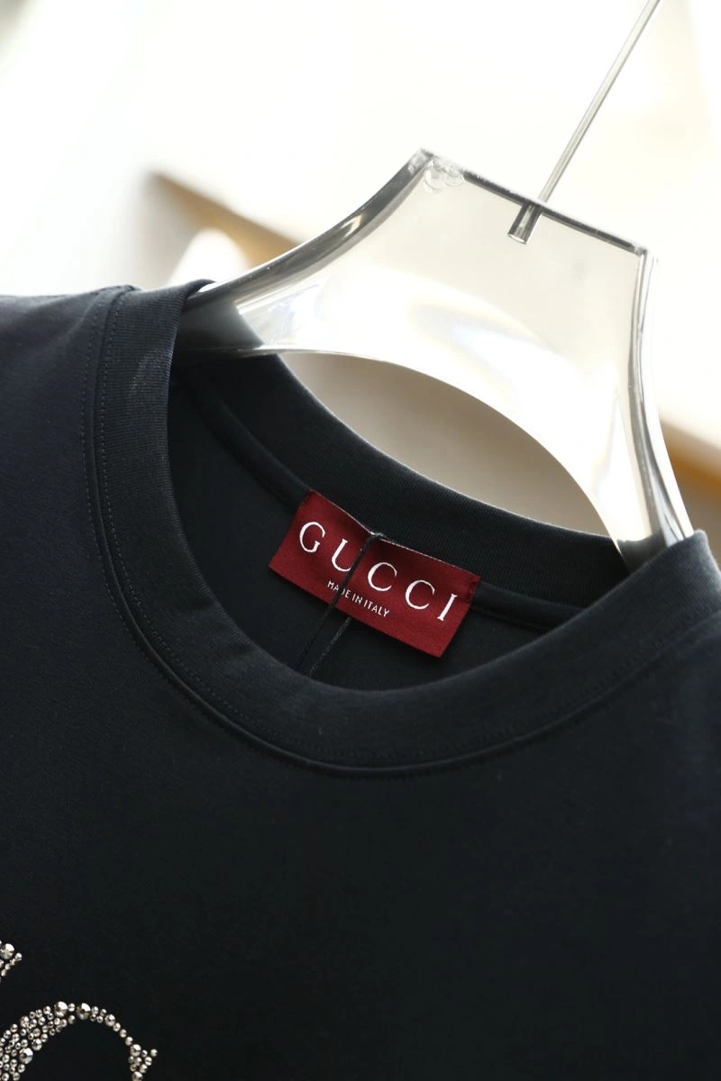 Louis Vuitton T-Shirts Elegant 133335
