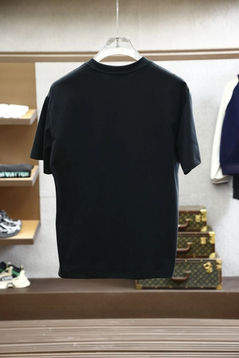 Louis Vuitton T-Shirts Elegant 133335