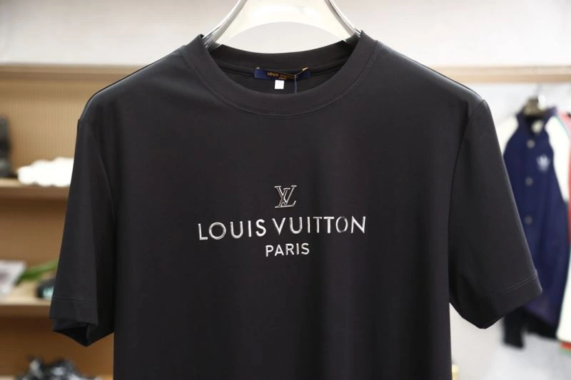 Louis Vuitton T-Shirts Popular 133321