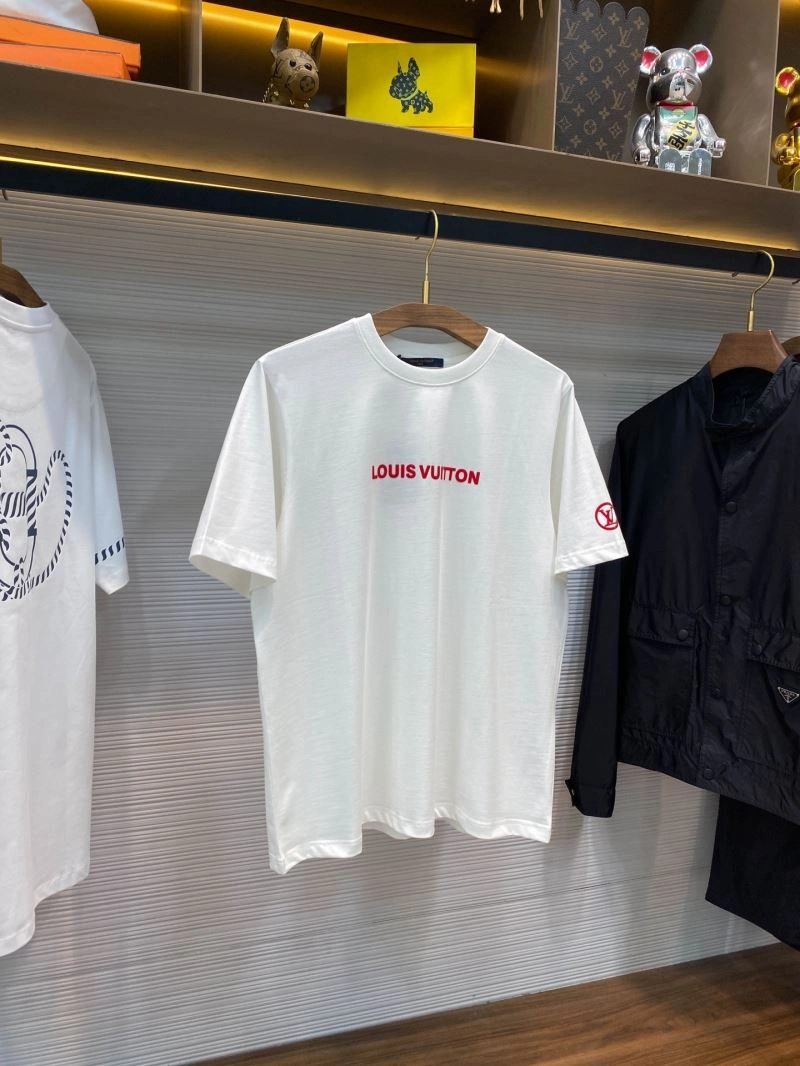 Louis Vuitton T-Shirts Cozy 133311