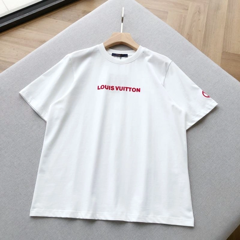 Refined Louis Vuitton T-Shirts 133328