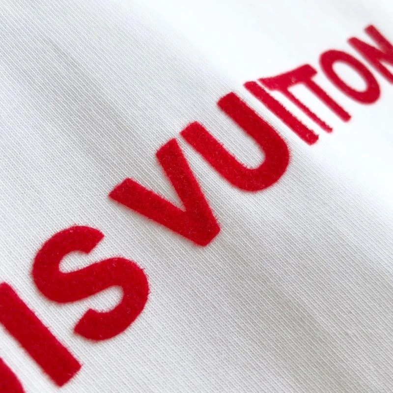 Refined Louis Vuitton T-Shirts 133328