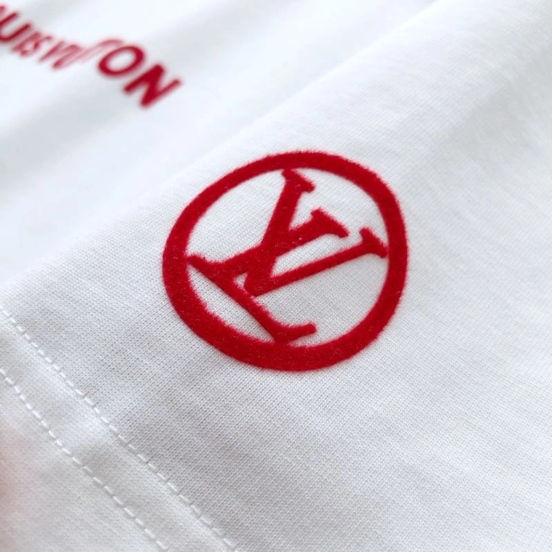 Refined Louis Vuitton T-Shirts 133328