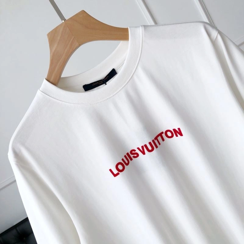 Refined Louis Vuitton T-Shirts 133322