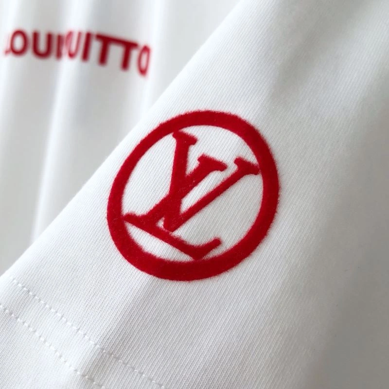 Refined Louis Vuitton T-Shirts 133322